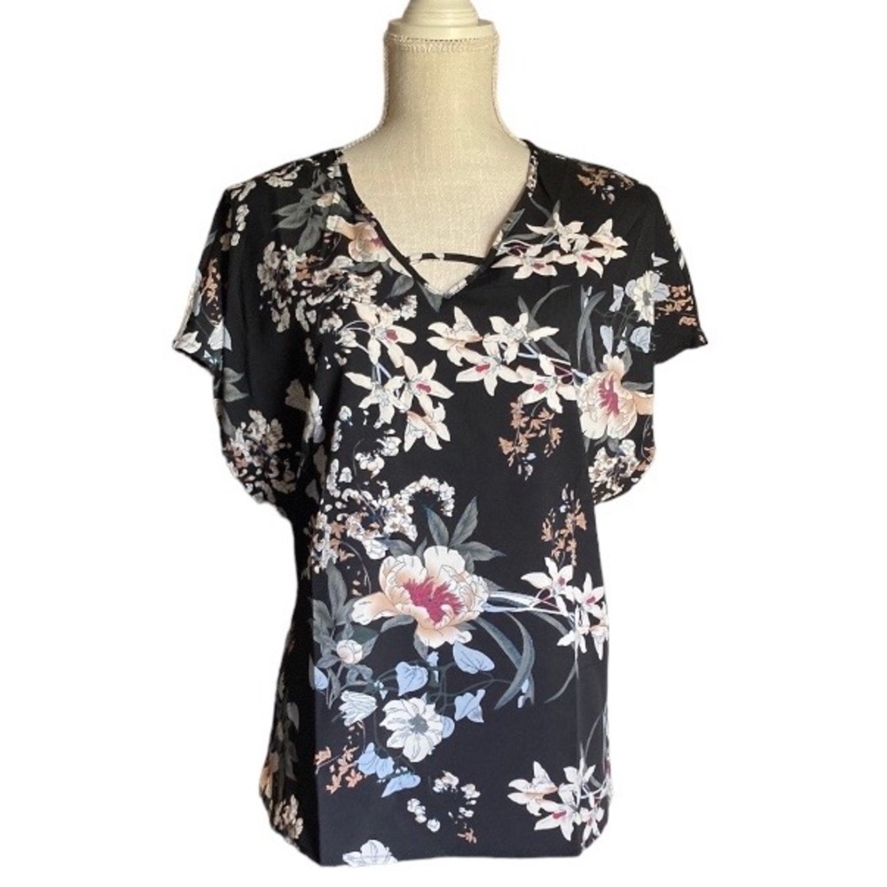 Brenda Floral Cutout  V-neck Blouse Casual Short Sleeve Summer Top Black & Pink
